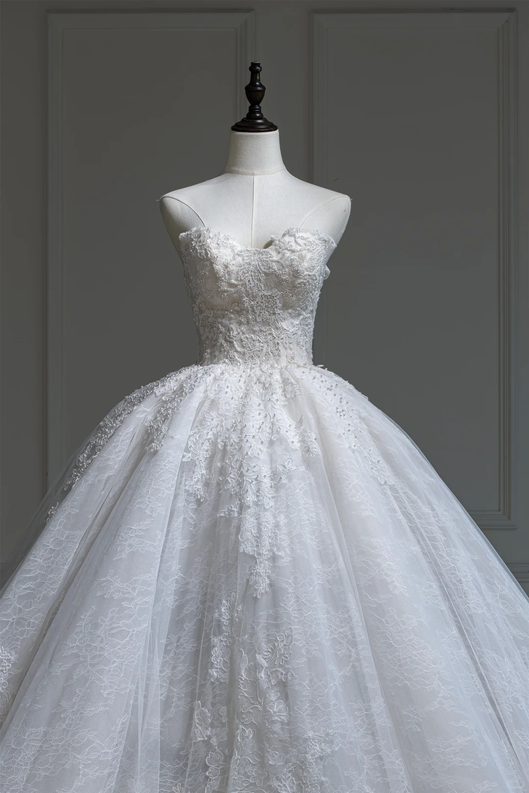 Charming Ball Gown Sweetheart White Fitted Lace Corset Wedding Dress Long Bridal Gown Wedding Dresses RB1213
