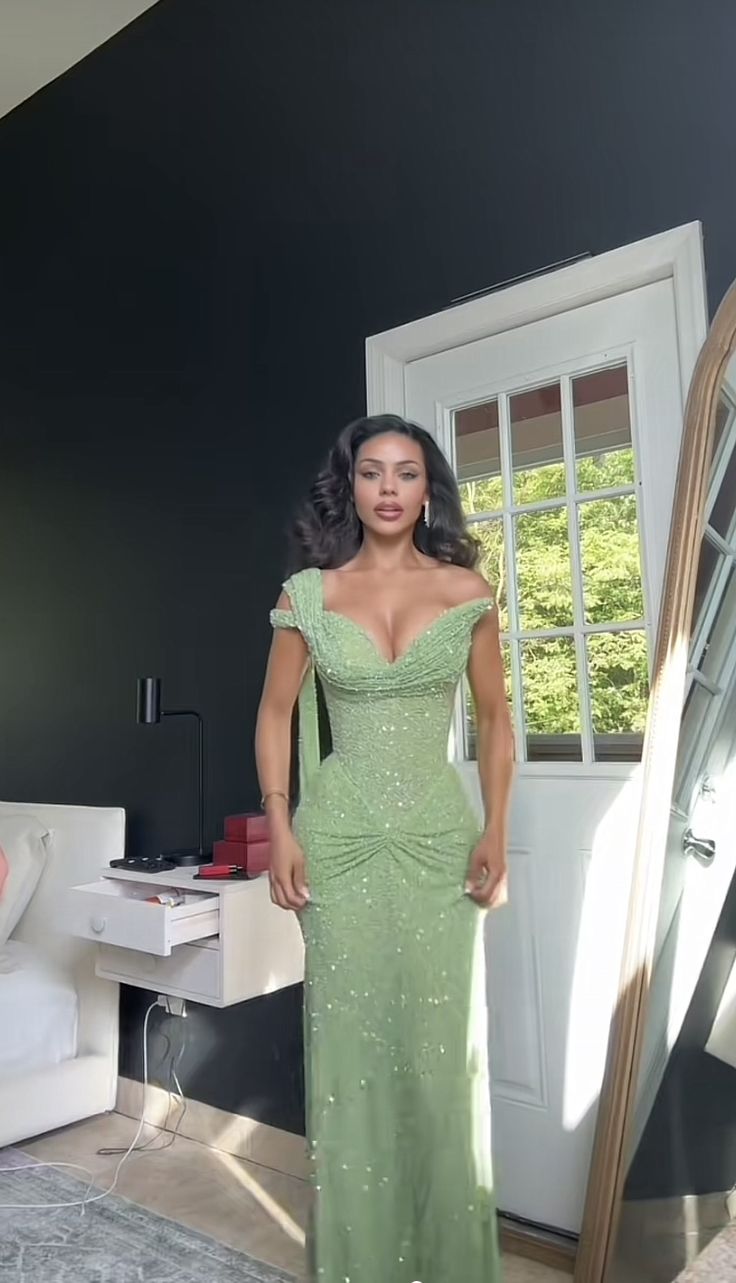 Shiny Mermaid Sweetheart Green Sequins Sleeveless Pleated Long Prom Dresses Inspo Prom Gown RB1378