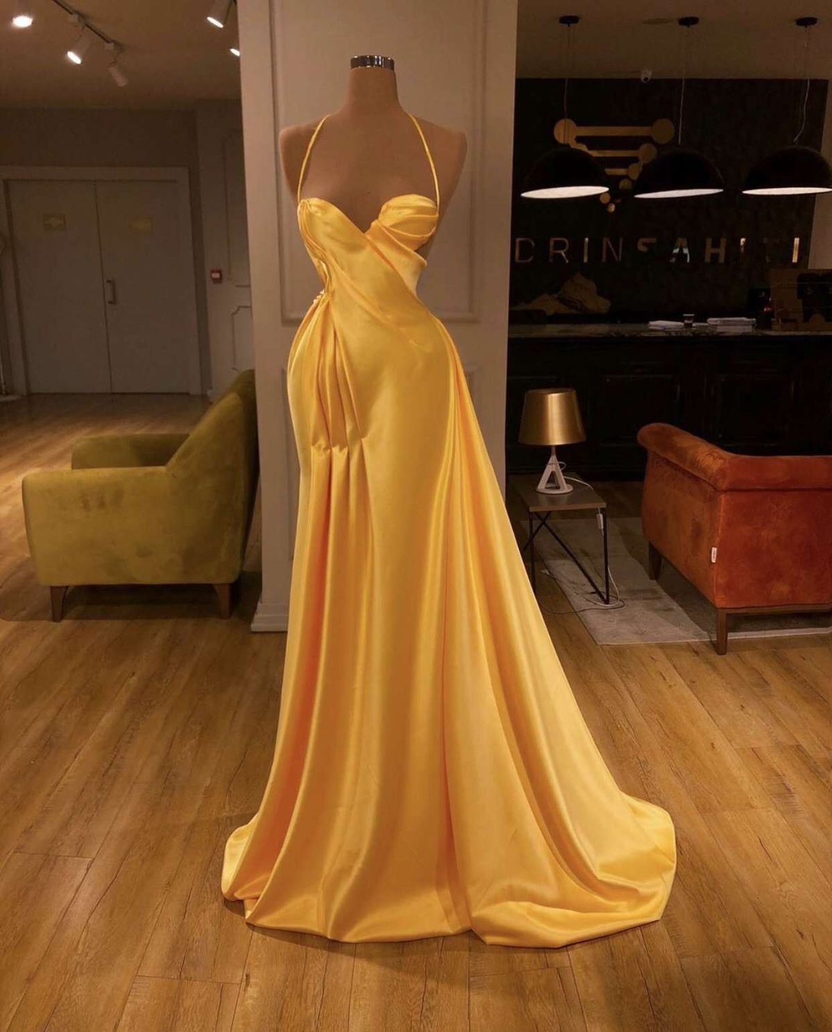 Chic Mermaid Spaghetti Straps Satin Yellow Ruffles Long Prom Dresses 20th Birthday Outfits Prom Gown RB1542