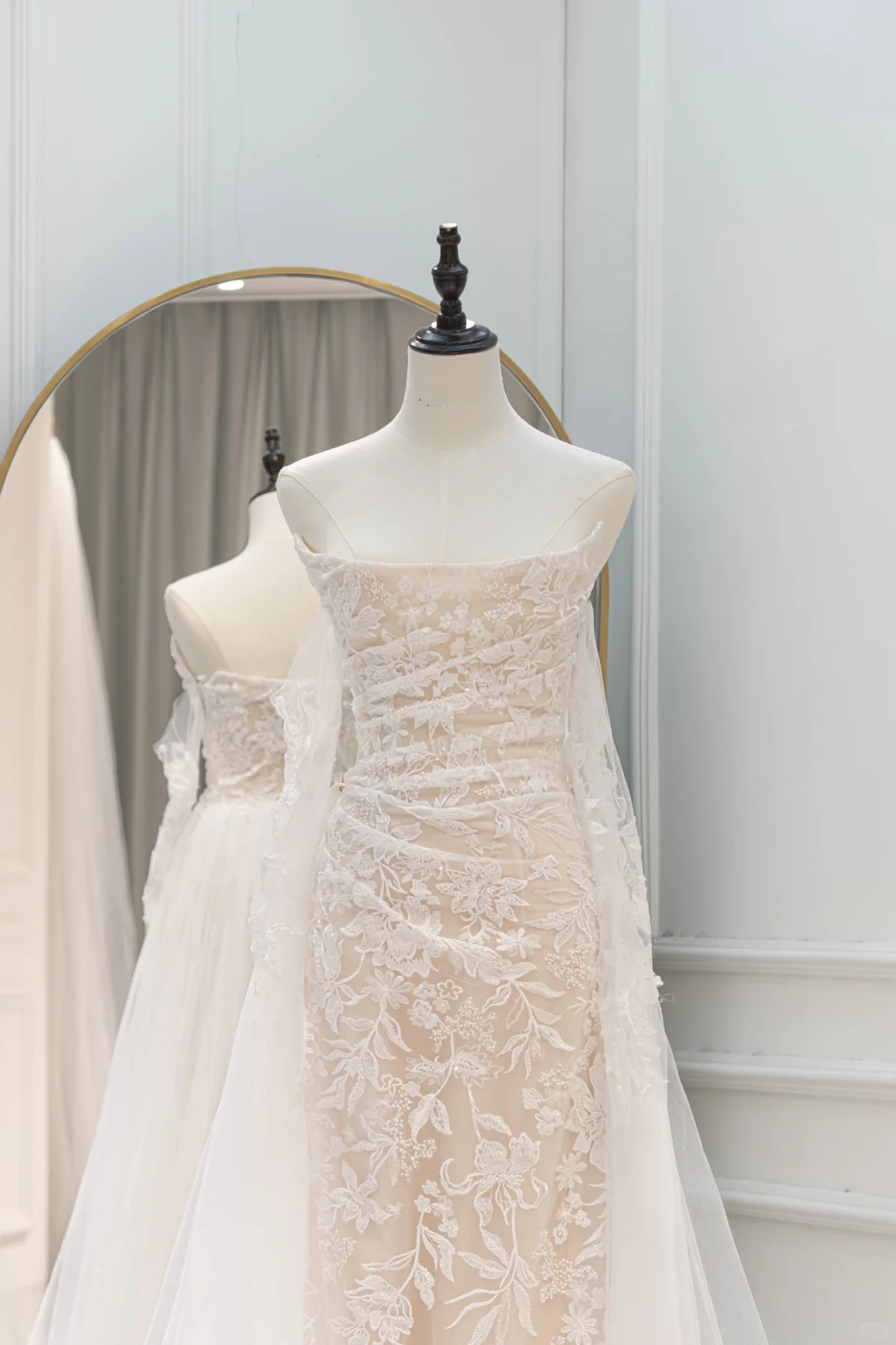 Romantic Mermaid Strapless Lace Fitted Corset Long Wedding Dress Long Bridal Gown Wedding Dresses RB1598