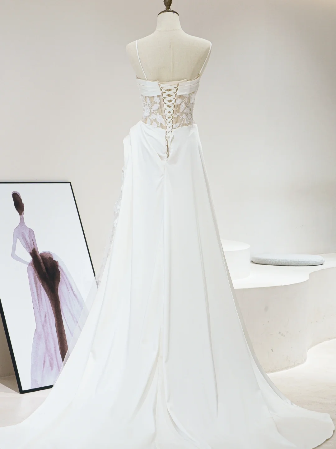 Timeless Mermaid Spaghetti Straps White Satin Pleated Wedding Dress Long Bridal Gown Wedding Dresses RB1600