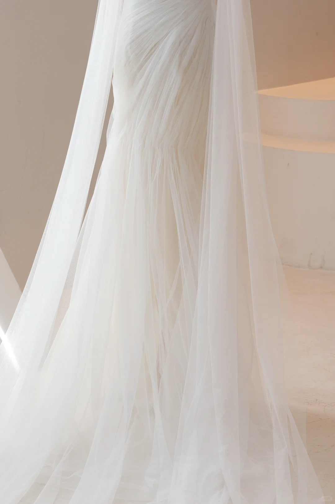 Stunning Mermaid Scoop White Tulle Fitted Wedding Dress Long Bridal Gown Wedding Gowns RB1610