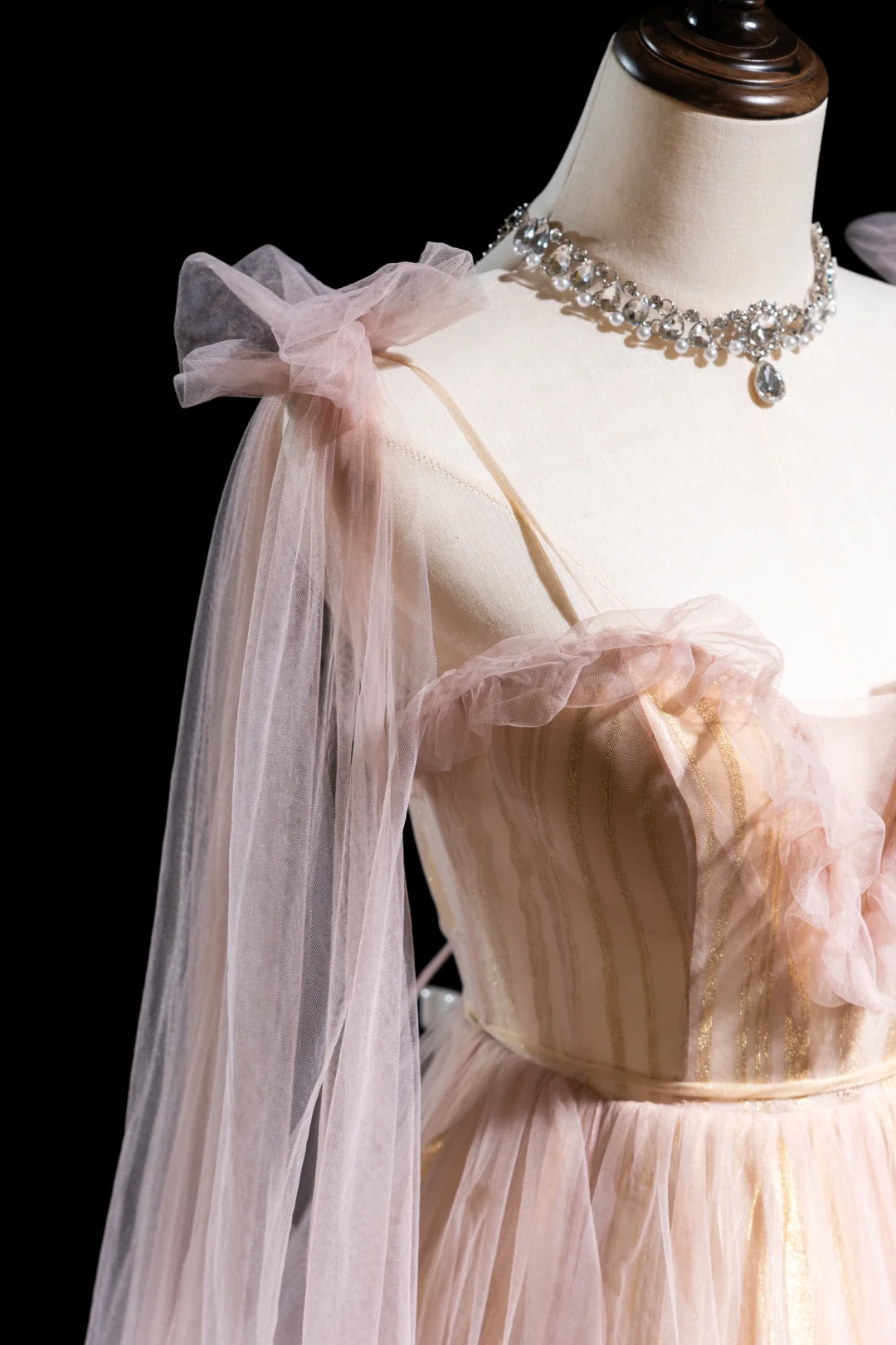 Cute Ball Gown Spaghetti Strap Light Pink Tulle Pleated Long Prom Dresses For Teens Formal Dress Formal Dress Prom Gown AB852