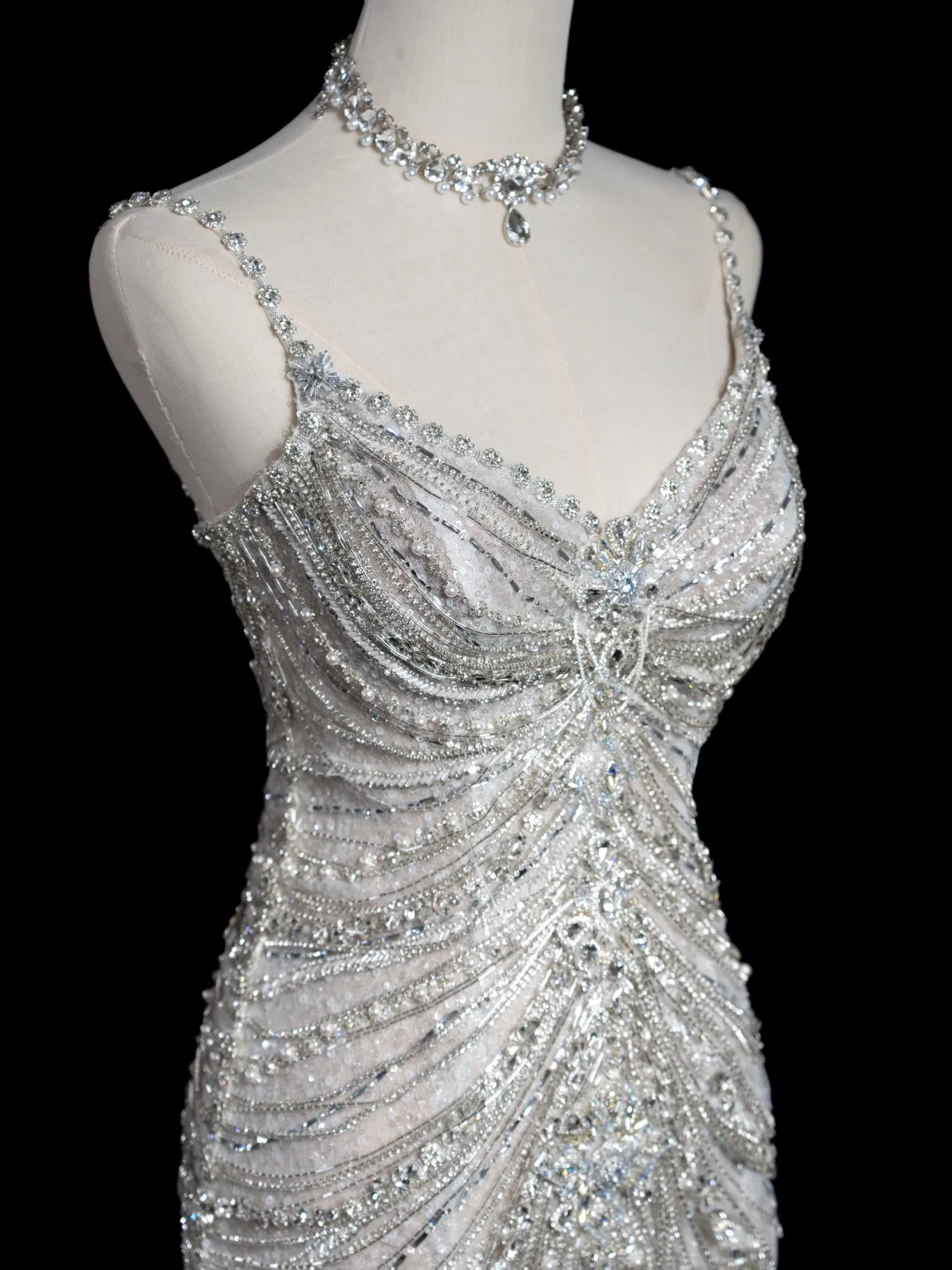 Vintage Mermaid Spaghetti Strap Sleeveless Sequin Fitted Beaded Long Wedding Dress Bride Gown Wedding Dresses RB1878