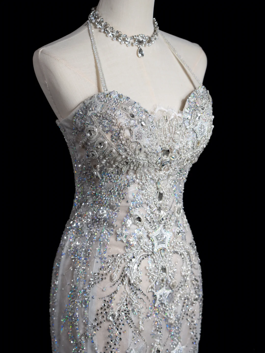Vintage Mermaid Halter Sleeveless Sequin Beaded Tulle Fitted Beaded Long Wedding Dress Bride Gown Wedding Dresses RB1881