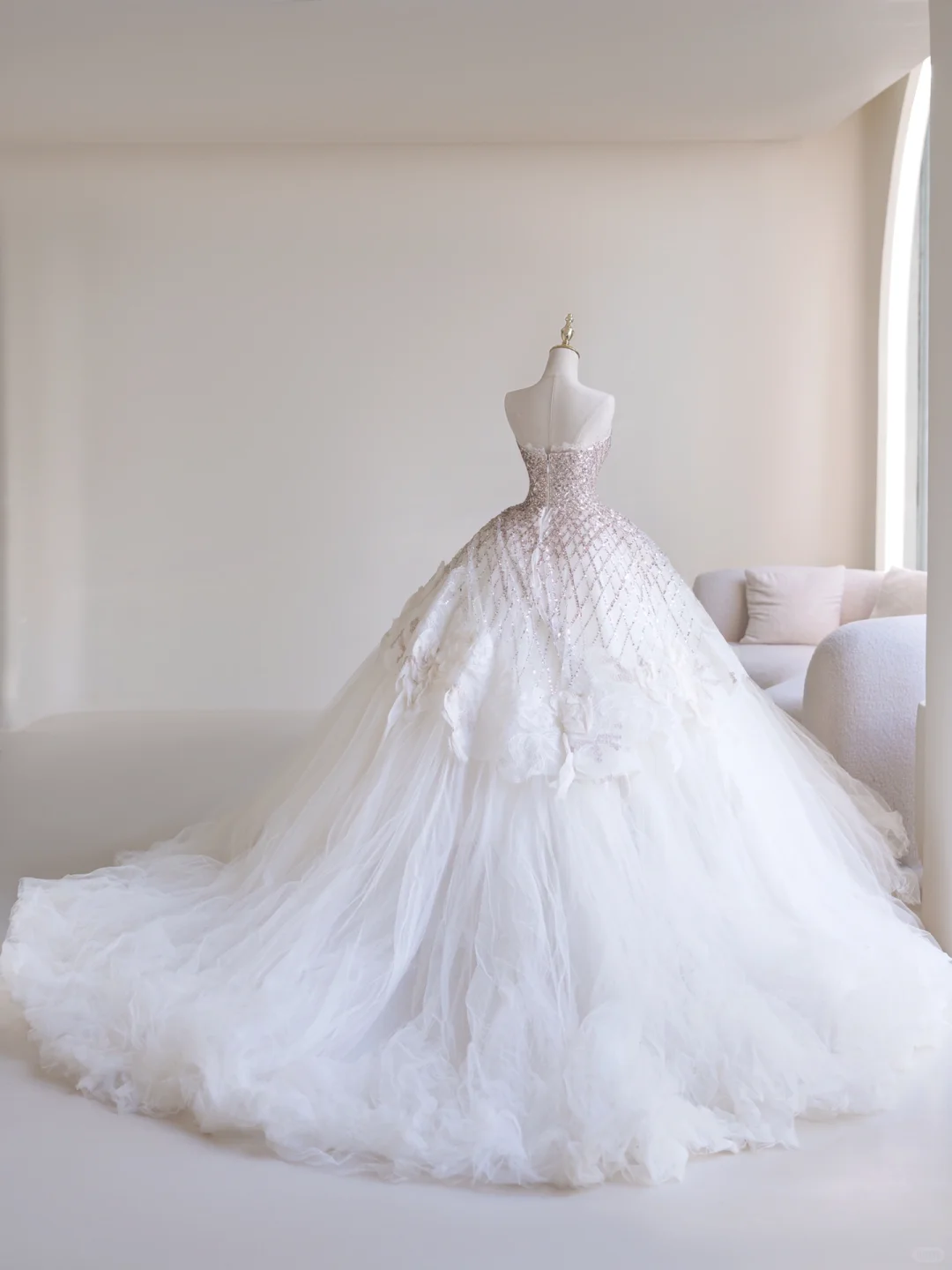 Princess Ball Gown Sweetheart Sleeveless Tulle Fitted Long Wedding Dress Bridal Gown White Wedding Dresses RB1894