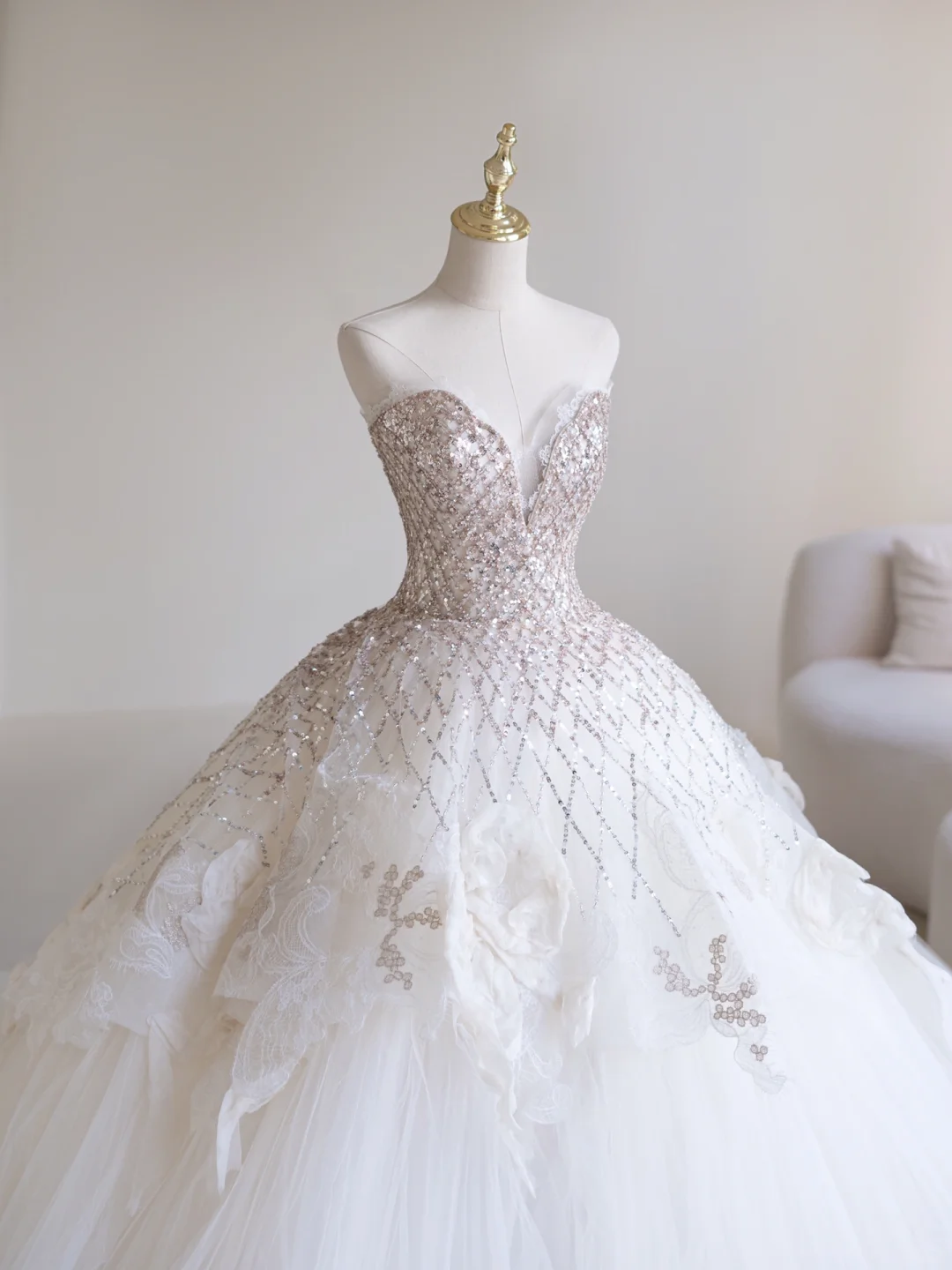 Princess Ball Gown Sweetheart Sleeveless Tulle Fitted Long Wedding Dress Bridal Gown White Wedding Dresses RB1894