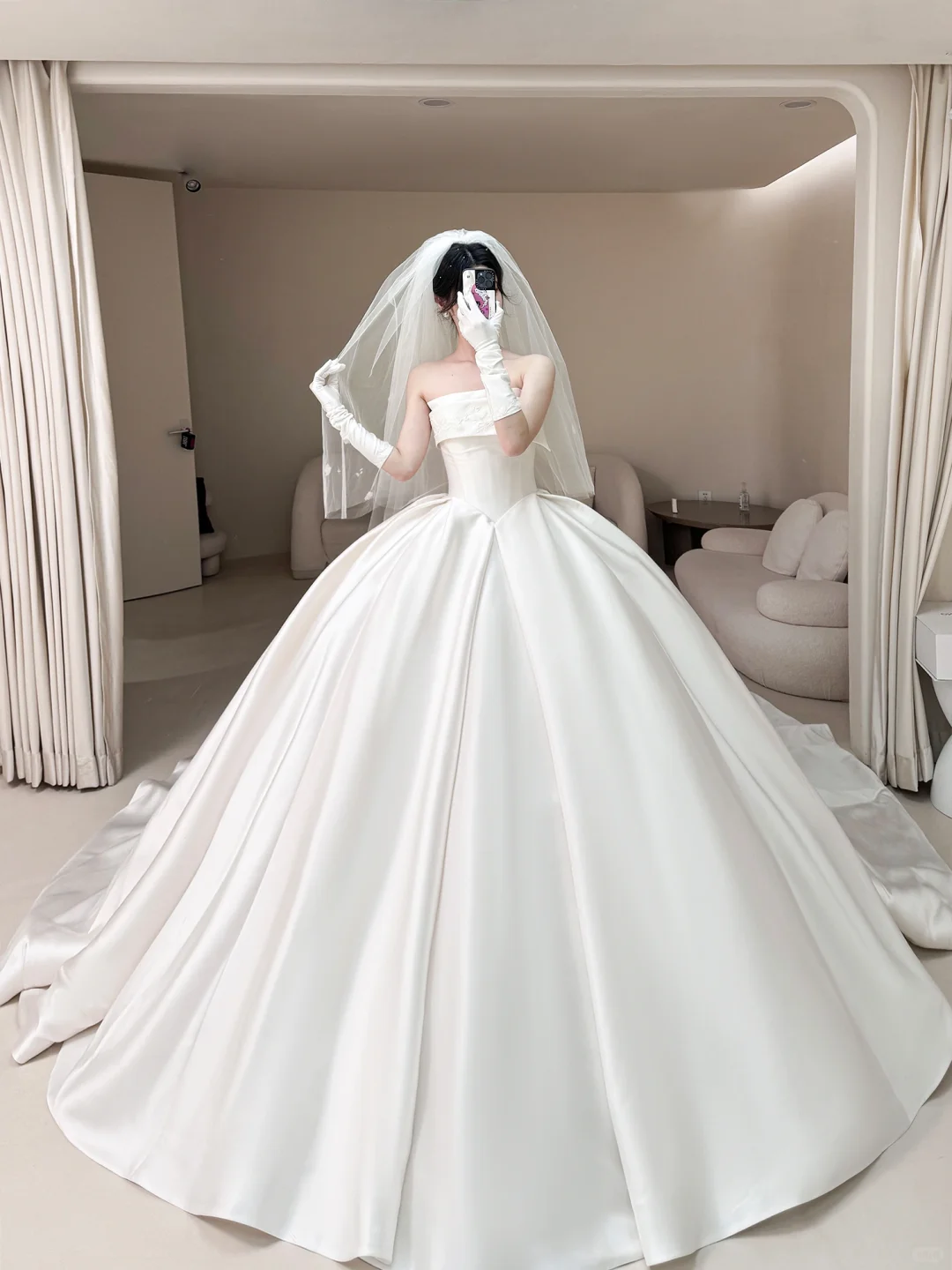 Princess Ball Gown Strapless Satin Fitted Corset Long Wedding Dress Bridal Gown White Wedding Dresses RB1911