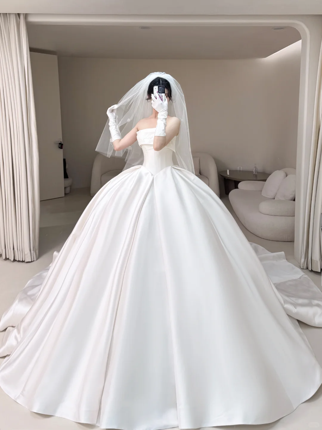 Princess Ball Gown Strapless Satin Fitted Corset Long Wedding Dress Bridal Gown White Wedding Dresses RB1911