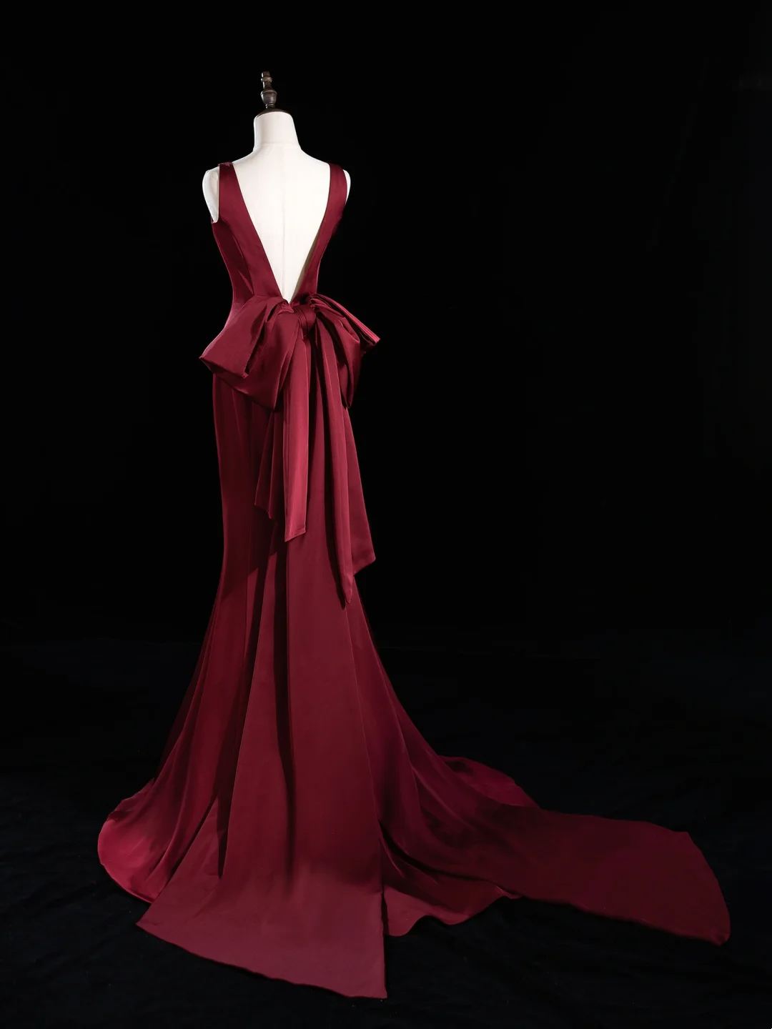 Chic Mermaid V Neck Burgundy Satin Long Prom Dresses Impress 18th Birthday Outfits Prom Gown RB1917