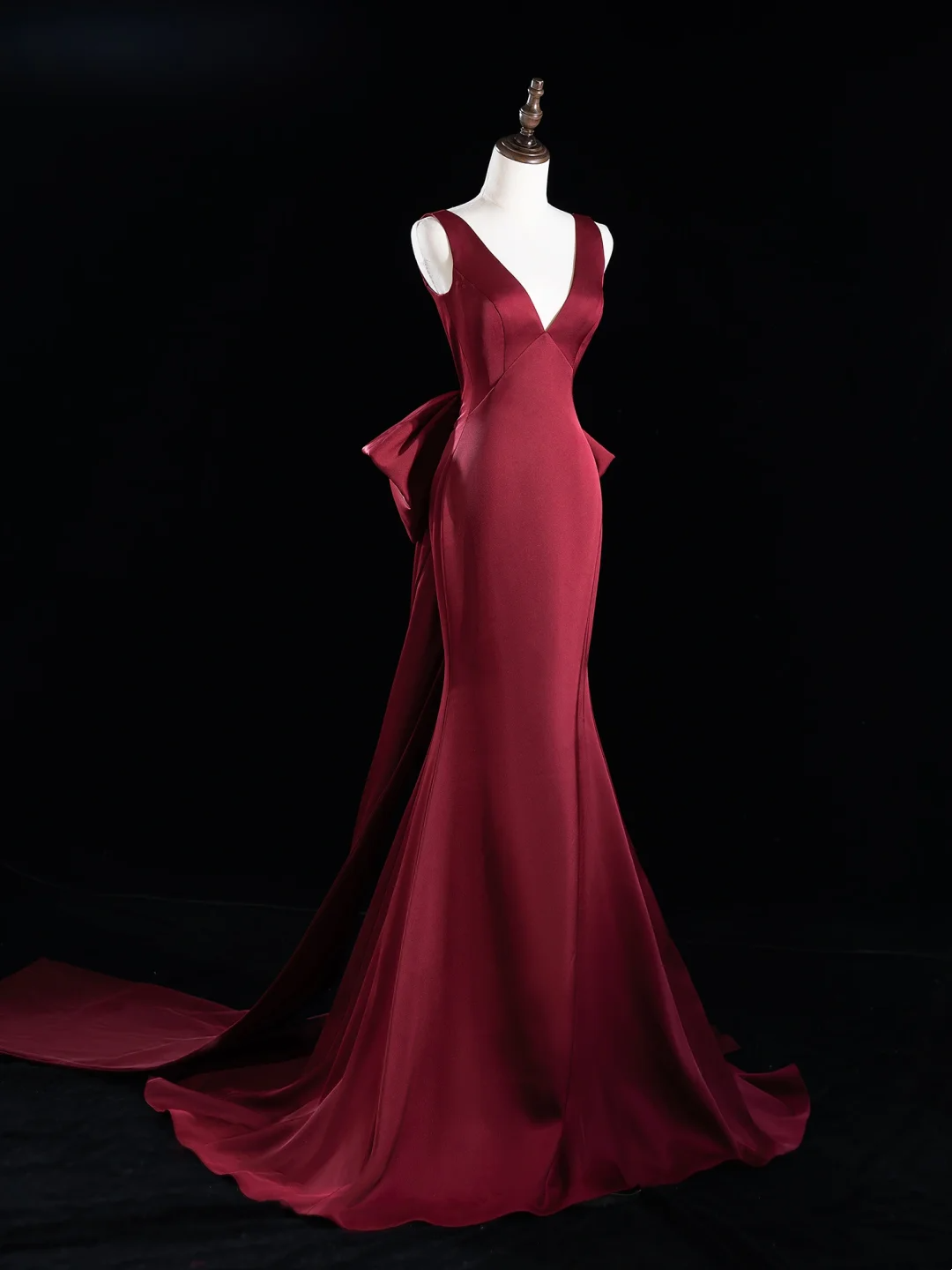 Chic Mermaid V Neck Burgundy Satin Long Prom Dresses Impress 18th Birthday Outfits Prom Gown RB1917