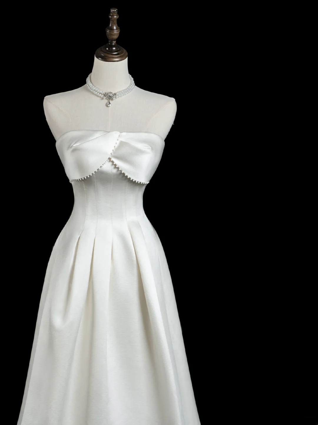 Timeless A line Strapless Sleeveless Satin Fitted Long White Wedding Dress Bride Gown Wedding Dresses RB1932