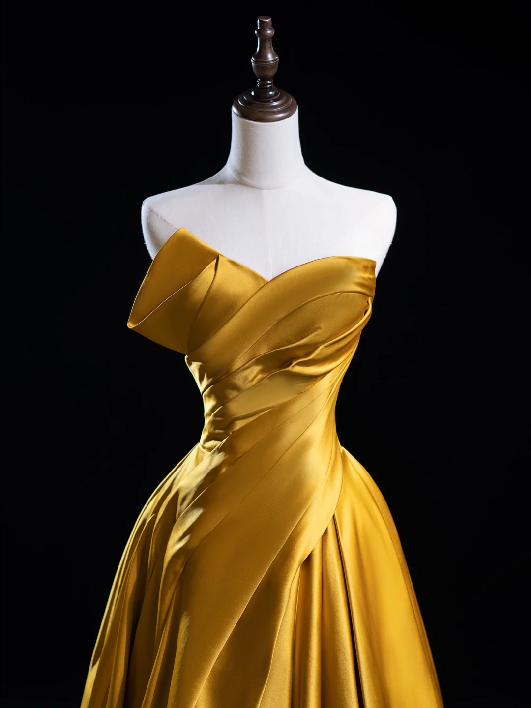 Chic Ball Gown Sweetheart Gold Satin Ruffles Senior Aesthetic Prom Dresses Prom Gowns Formal Outfits Graduation Dress RB1939
