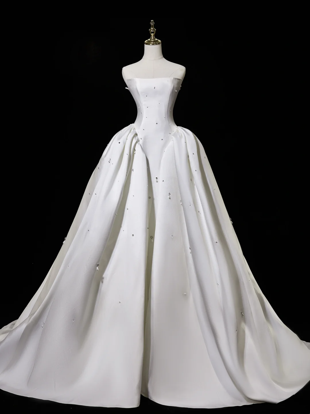 Princess Ball Gown Strapless Sleeveless Satin Fitted Corset Long Wedding Dress Bride Gowns White Wedding Dresses RB1945