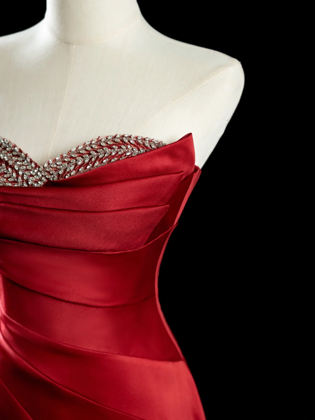 Chic Ball Gown Sweetheart Red Satin Beads Senior Aesthetic Prom Dresses Prom Gowns Formal Outfits Graduation Dress RB1946