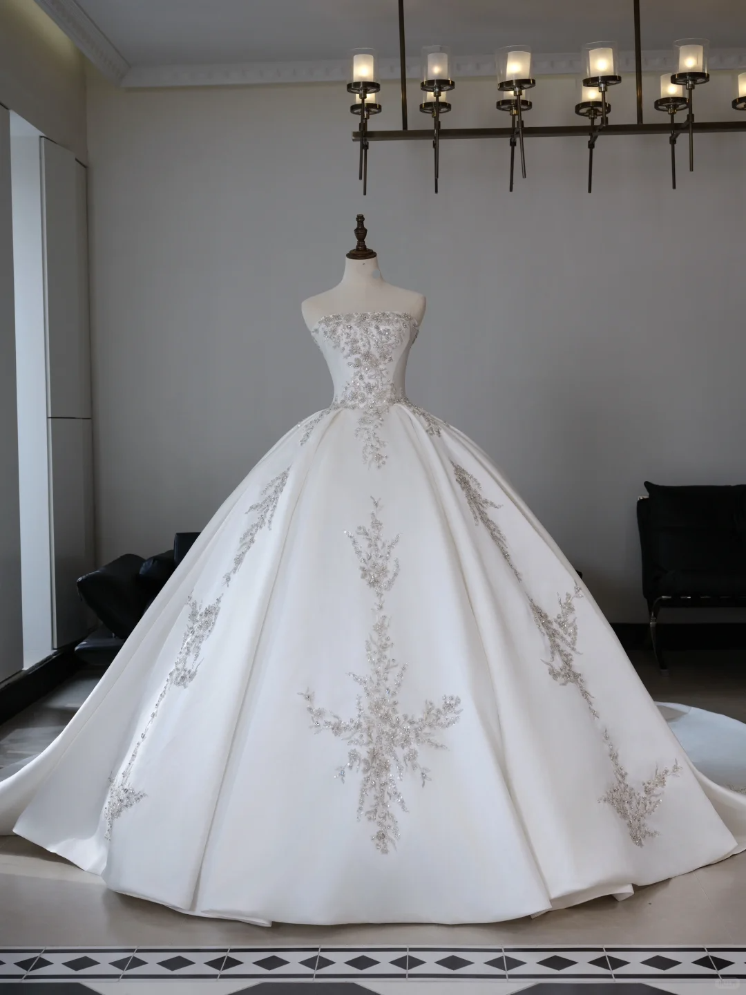 Princess Ball Gown Strapless Sleeveless Satin Fitted Corset Long Wedding Dress Bride Gowns Lace Wedding Dresses RB2031