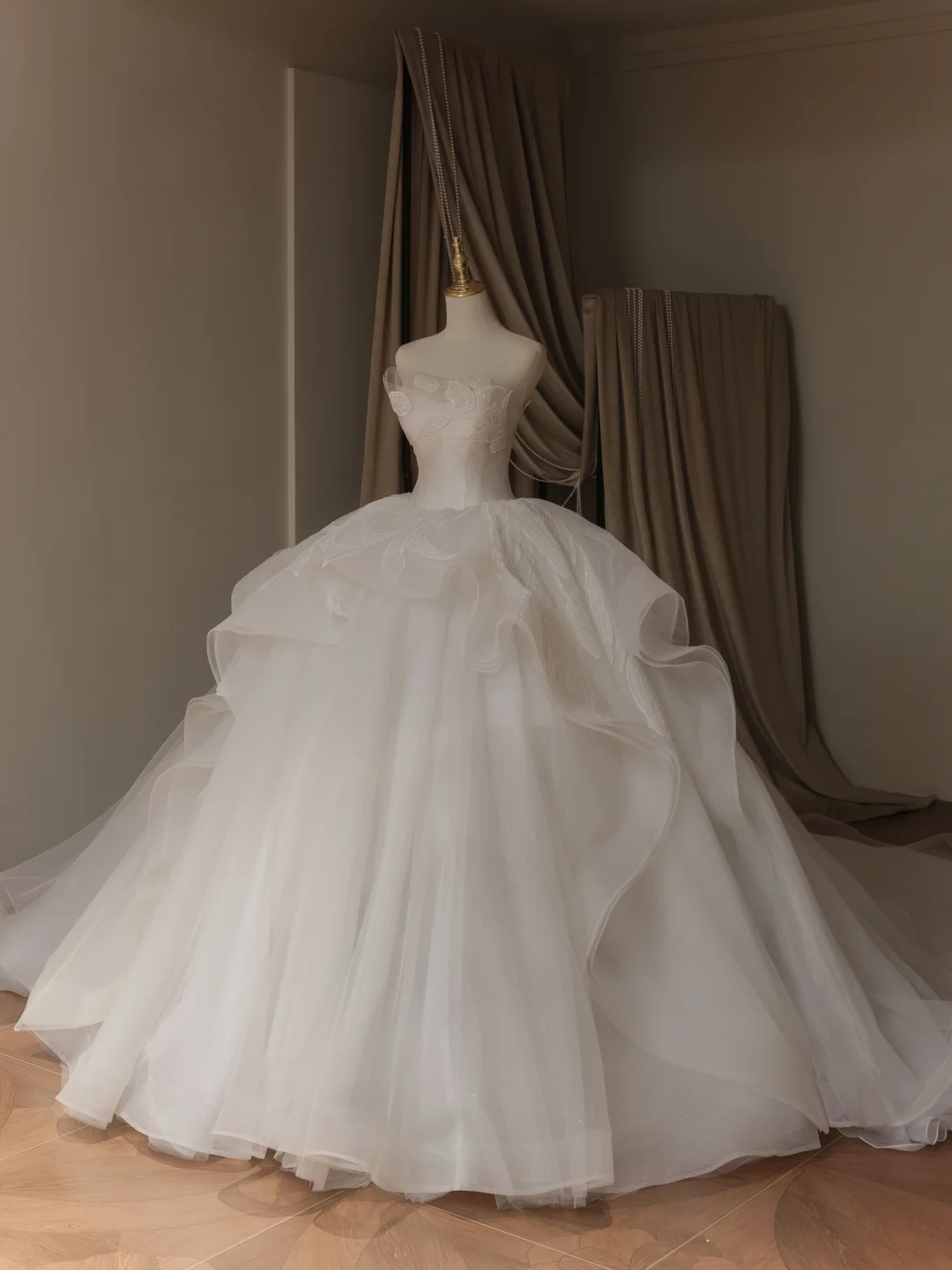 Ethereal Ball Gown Strapless Sleeveless Tulle Fitted Corset Long Wedding Dress Bride Gowns Lace Wedding Dresses RB2041