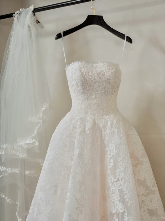 Ethereal Ball Gown Strapless Sleeveless Lace Fitted Corset Long Wedding Dress Bride Gowns Lace Wedding Dresses RB2050