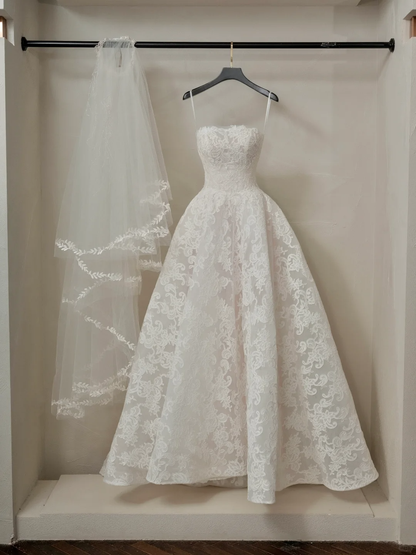 Ethereal Ball Gown Strapless Sleeveless Lace Fitted Corset Long Wedding Dress Bride Gowns Lace Wedding Dresses RB2050