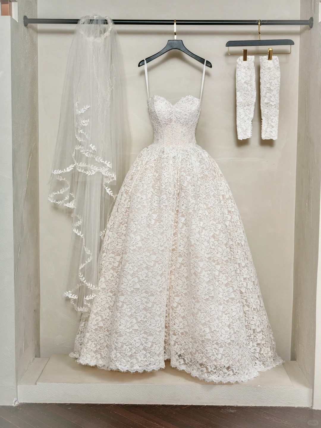 Ethereal Ball Gown Sweetheart Sleeveless Lace Fitted Corset Long Wedding Dress Bride Gowns Wedding Dresses RB2053