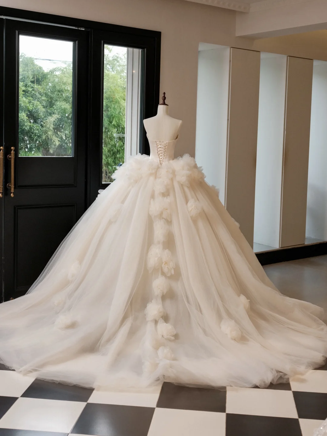 Ethereal Ball Gown Sweetheart Fitted Corset Sleeveless Tulle Wedding Dress Bride Gowns Wedding Dresses RB2060