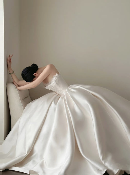 Luxury Ball Gown Sweetheart Lace Satin Wedding Dress Fairytale Long Wedding Dresses RB2840