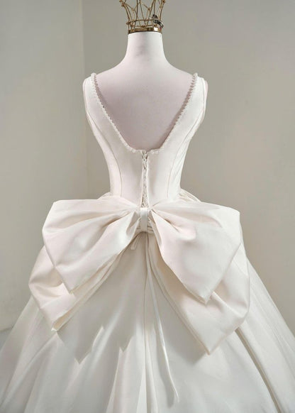 Princess Ball Gown Square Neck White Satin Wedding Dress Fairytale Bride Gowns Autumn Wedding Gown RB2858