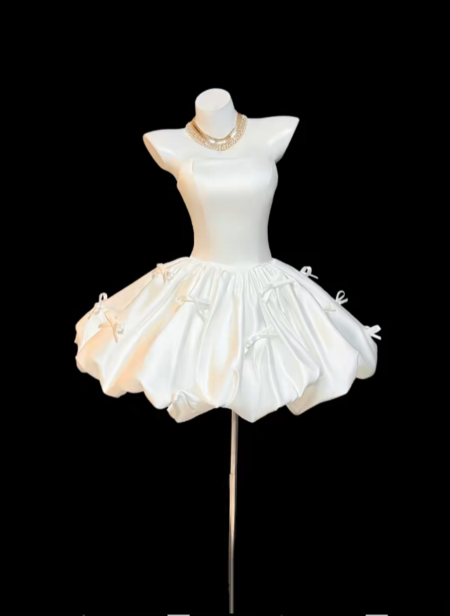 Pretty Ball Gown Strapless White Satin Graduation Inspo Short 15th Birthday Outfits Homecoming Dresses RB3107