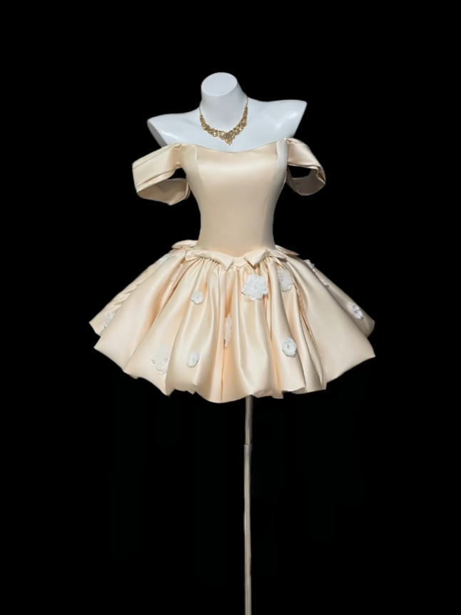 Aesthetic Ball Gown Off The Shoulder Champagne 18th Birthday Outfit Ideas With Flowers Inspo Short Hoco Gown Homecoming Dresses RB3121