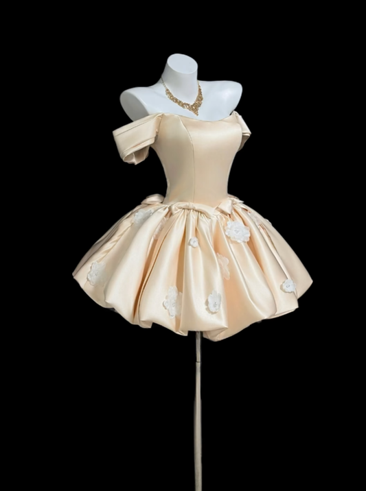 Aesthetic Ball Gown Off The Shoulder Champagne 18th Birthday Outfit Ideas With Flowers Inspo Short Hoco Gown Homecoming Dresses RB3121