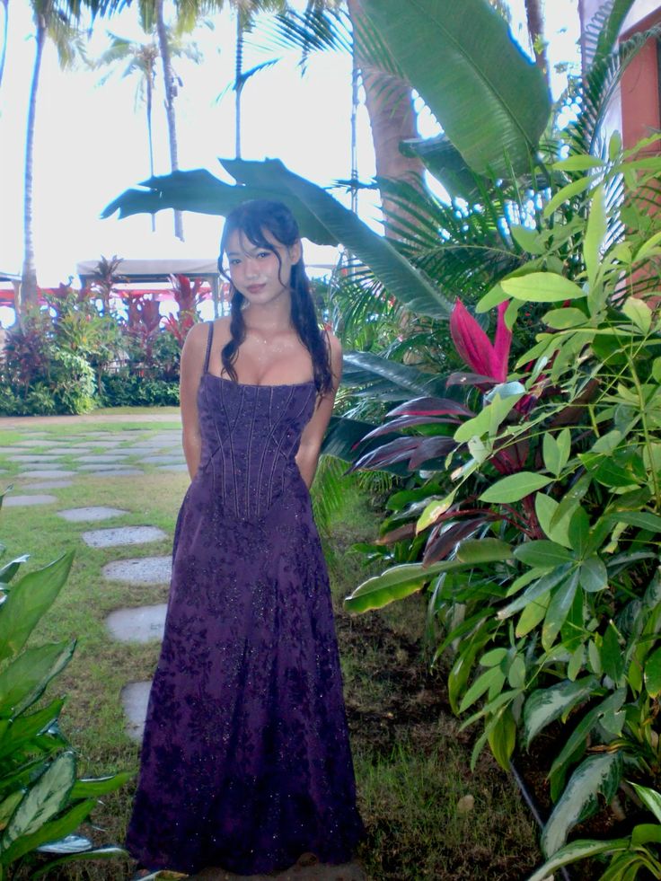 Unique A Line Spaghetti Straps Grape Lace Prom Dresses Long Party Dress Birthday Outfits Prom Gown DH3256