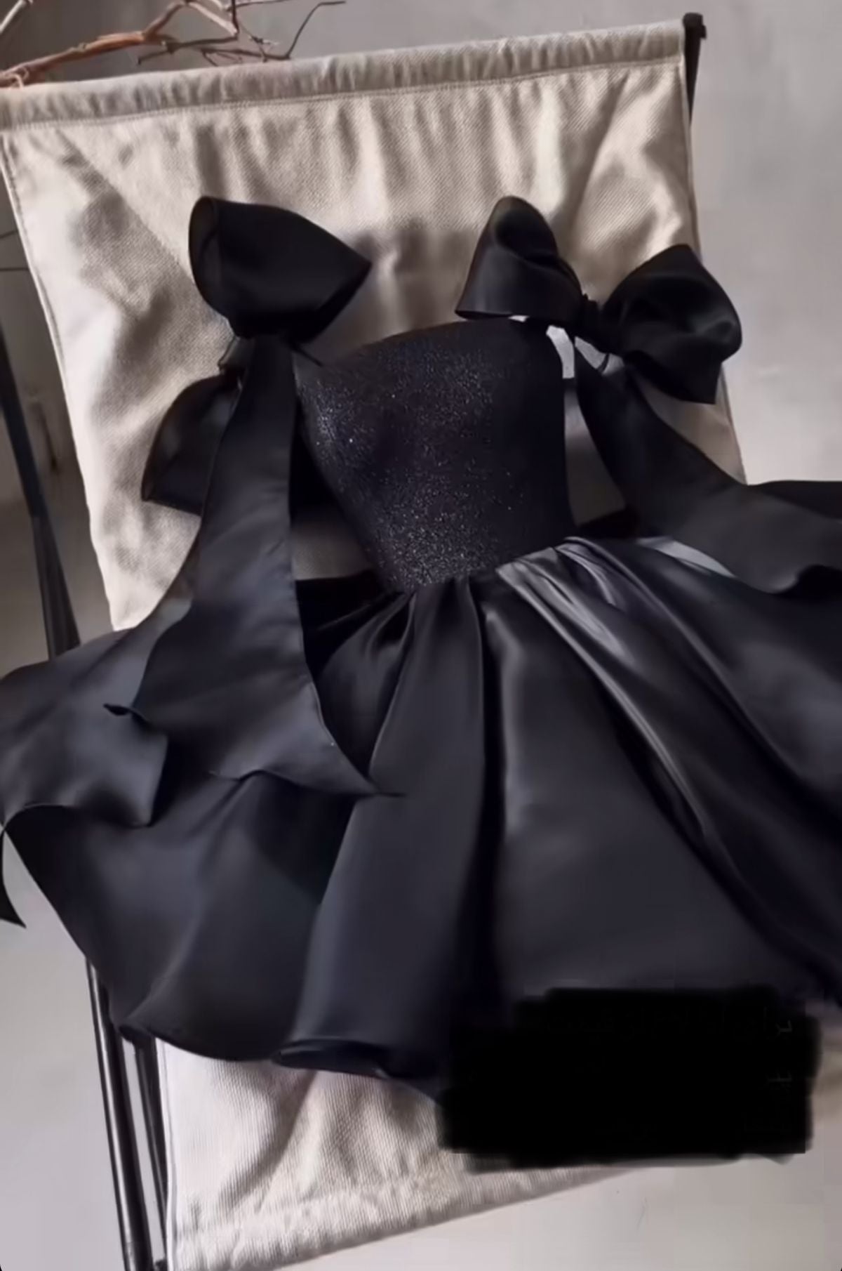 Trendy Ball Gown Spaghetti Straps Black Satin Short 16th Birthday Dress Homecoming Dresses Cocktail Gown RB830