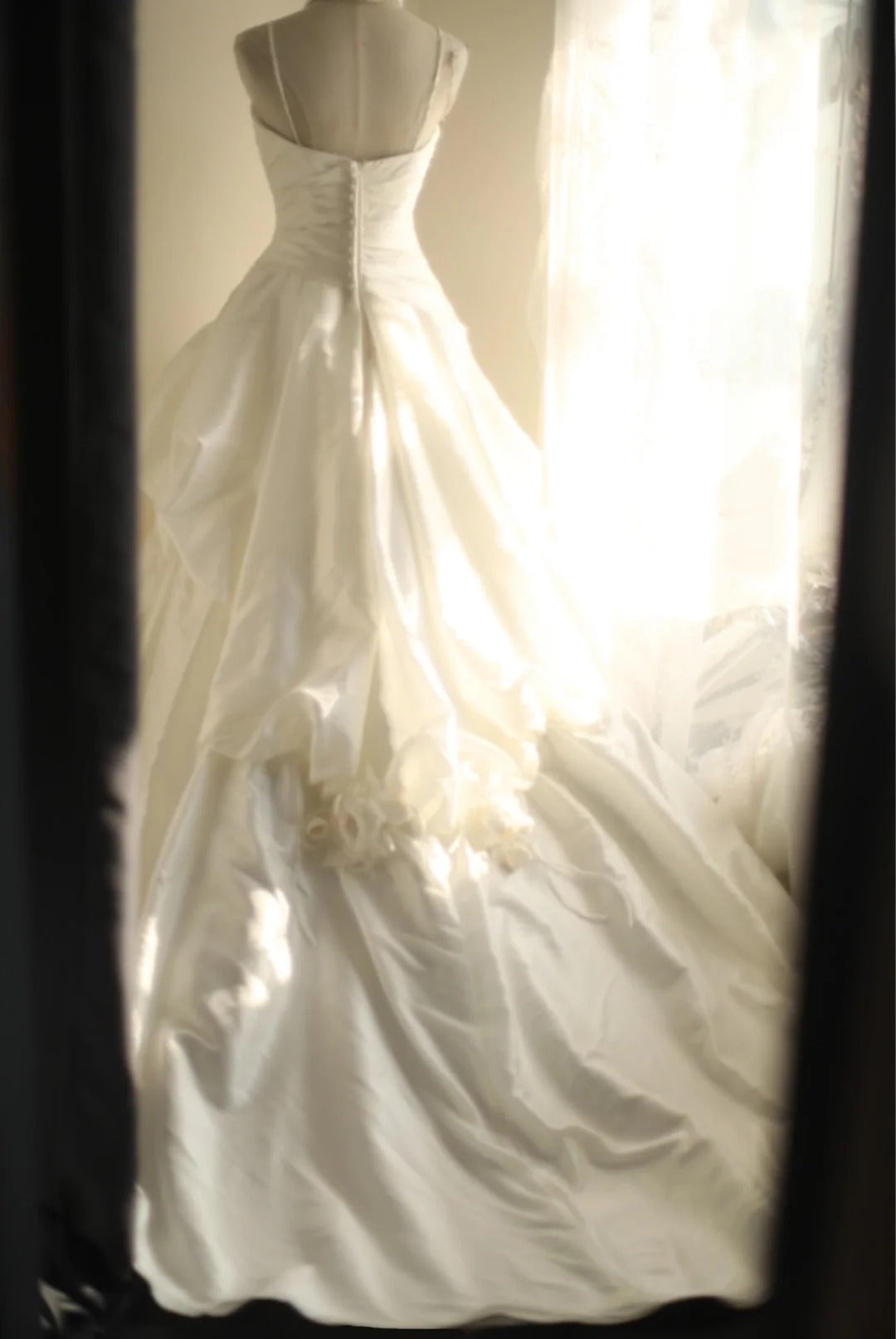 White Simple Spaghetti Strap Ball Gown Satin Train Wedding Dress RF0405