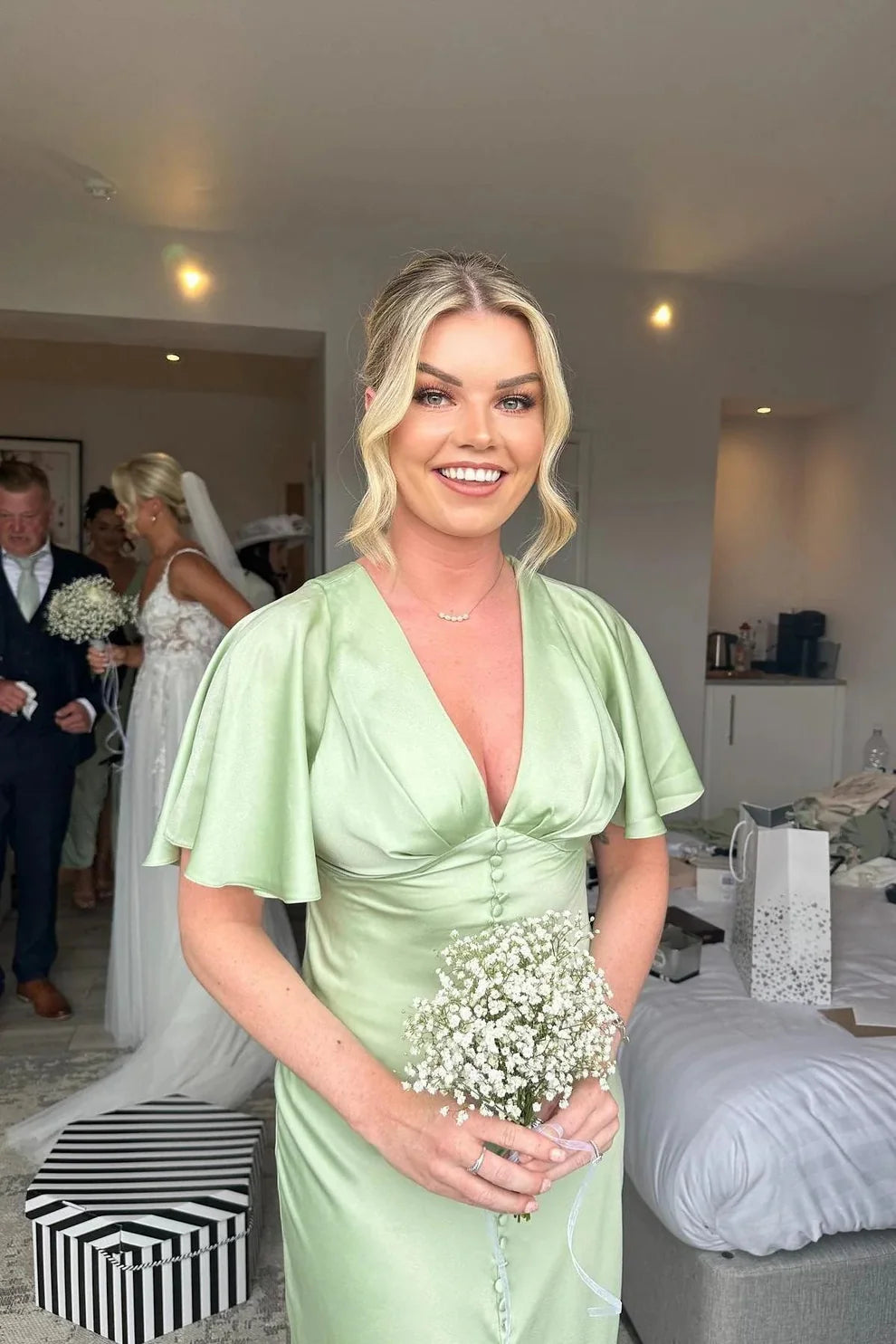 Simple Sheath V Neck Light Green Satin Bridesmaid Dresses RF0416