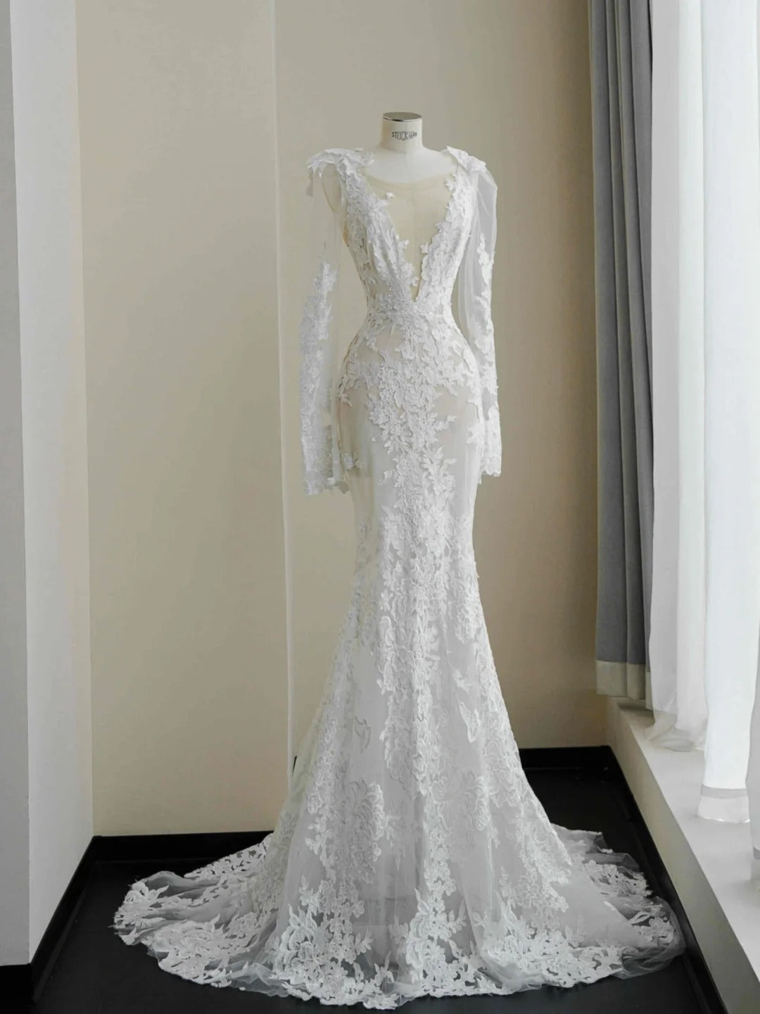 Elegant White Long Sleeve Backless Mermaid Tulle Lace Applique Wedding Dress Formal Evening Gown- RF0464