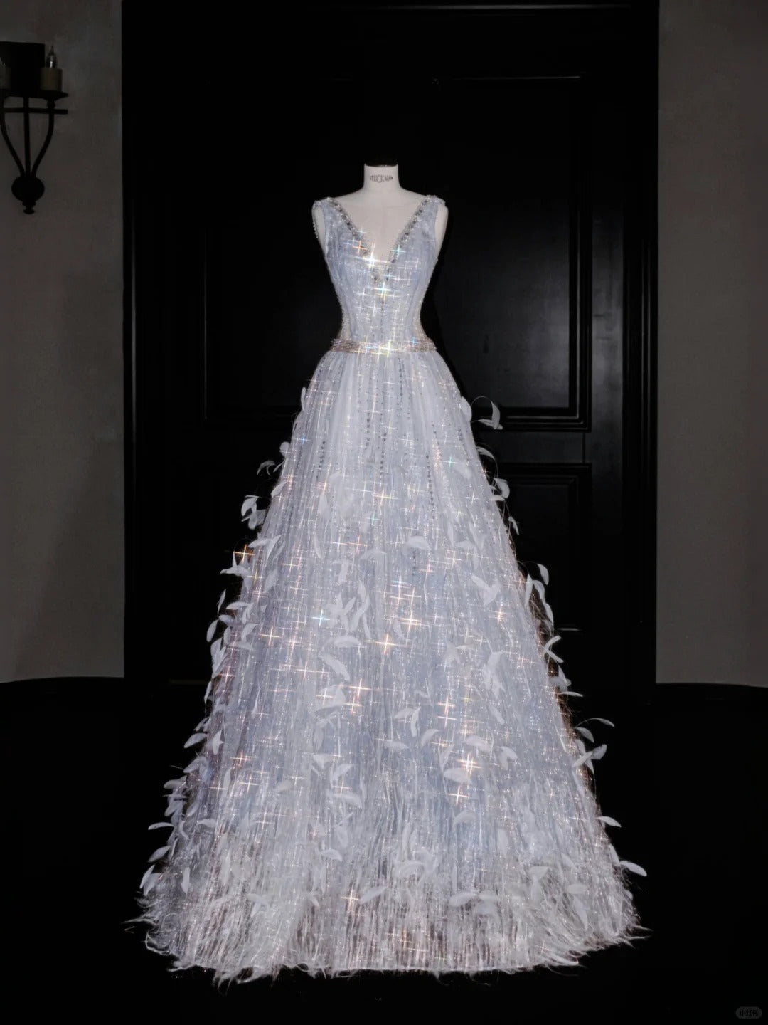 Beautiful V-neck Tulle Beaded Sequins A-Line Long Prom Dresses Sweet 16 Evening Dresses RF0492