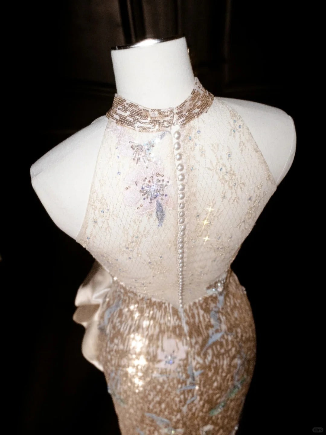 Elegant Halter Neck Deep Champagne Sheath Prom Dresses Sequin Satin Formal Evening Gowns RF0504