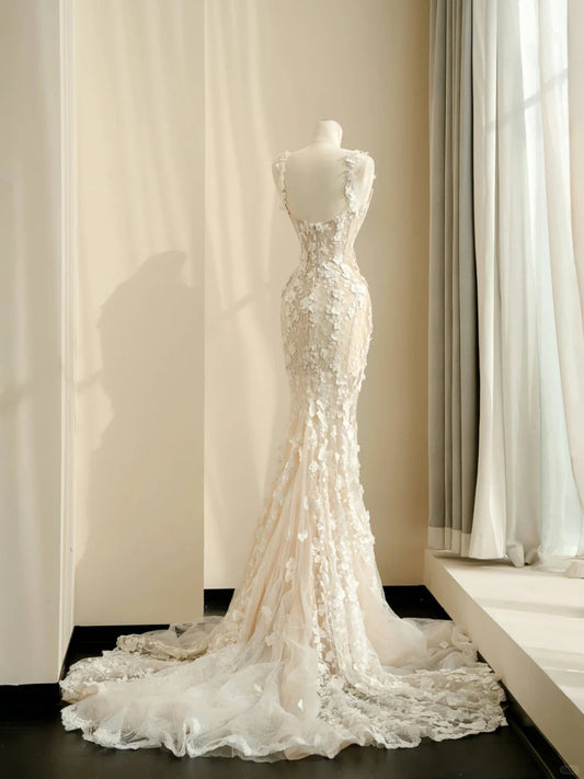 Elegant White Spaghetti Straps Tulle Embroidered Applique Mermaid Train Wedding Dress RF0513