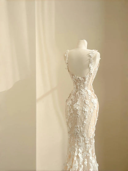 Elegant White Spaghetti Straps Tulle Embroidered Applique Mermaid Train Wedding Dress RF0513