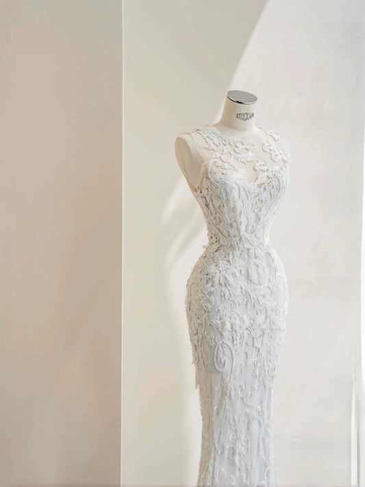 Elegant White Scoop Neck Tulle Embroidered Applique Beaded Mermaid Train Wedding DressRF0514