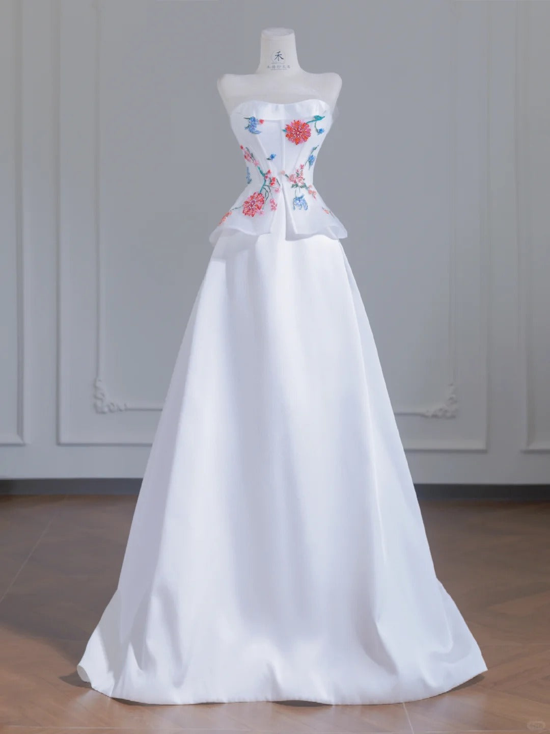 Simple White Strapless Satin Beaded A-line Wedding Dresses  RF0532
