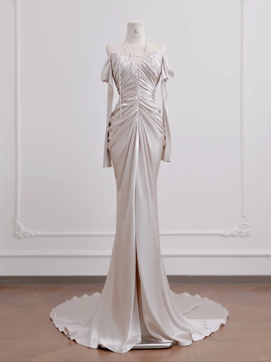 Elegant Long Sleeve Off Shoulder Pleated Satin Mermaid Long Prom Dresses Formal Evening Gowns RF0557