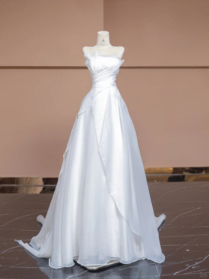 Elegant White Tulle A-Line Strapless Train Wedding Dress RF0562