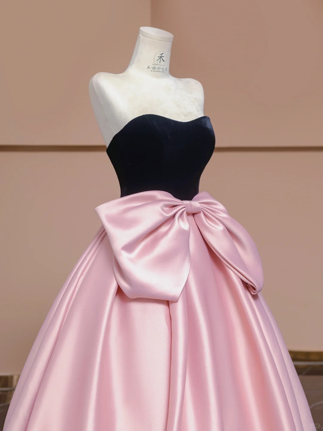 Cute Pink Strapless A-Line Satin Velvet Prom Dresses Sweet 16 Evening Gowns RF0590