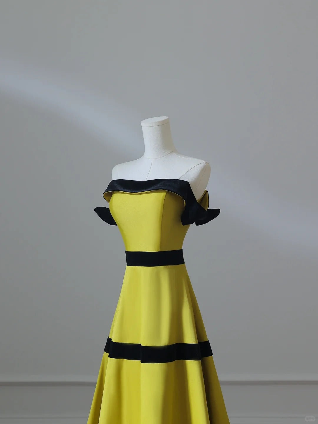 Sweet Lemon Yellow Off-the-shoulder Satin A-Line Long Prom Dresses Formal Evening Gowns RF0663