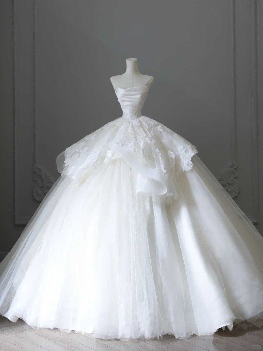 Beautiful White Strapless A-Line Tulle Lace Long Wedding Dresses RF0664