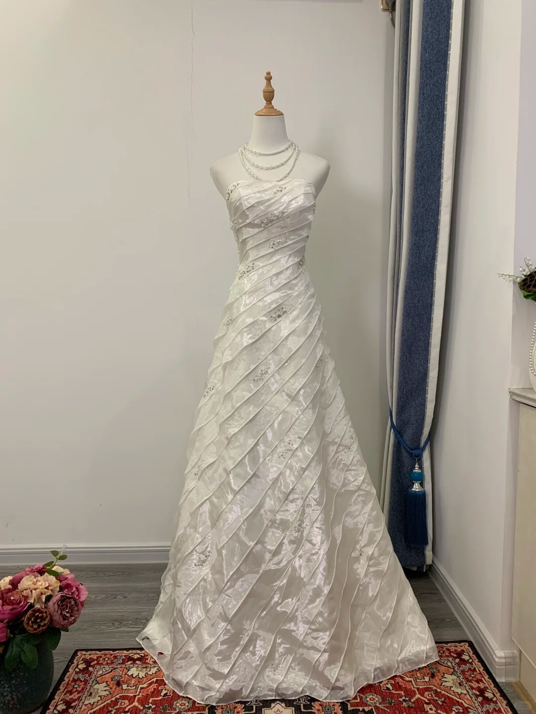 Stunning White Strapless A-Line Tulle Wedding Dresses RF0672