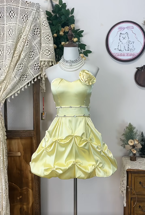 Gorgeous Butter Yellow Strapless A-Line Satin Short Prom Dresses Homecoming Dress RF0730