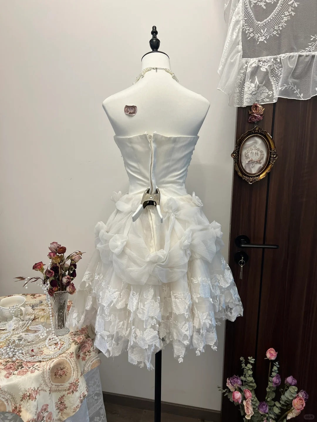 Sweet White Strapless A-Line Tulle Short Prom Dresses Homecoming Dresses with Appliques RF0784