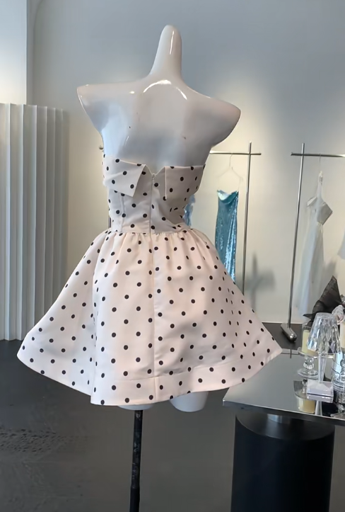 Sweet Strapless White A-Line Polka Dot Satin Short Party Dress Homecoming Dresses RF0819